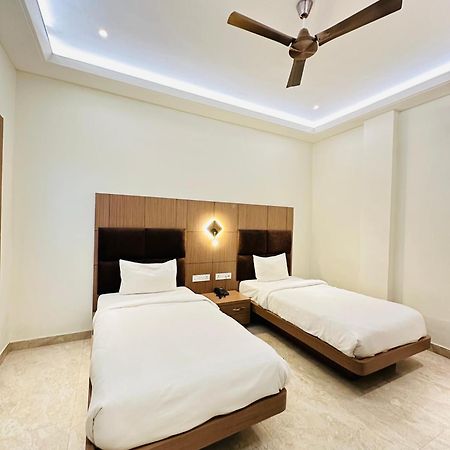 Hotel Lotus Inn Sirsa Dış mekan fotoğraf
