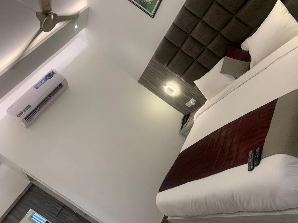 Hotel Lotus Inn Sirsa Dış mekan fotoğraf