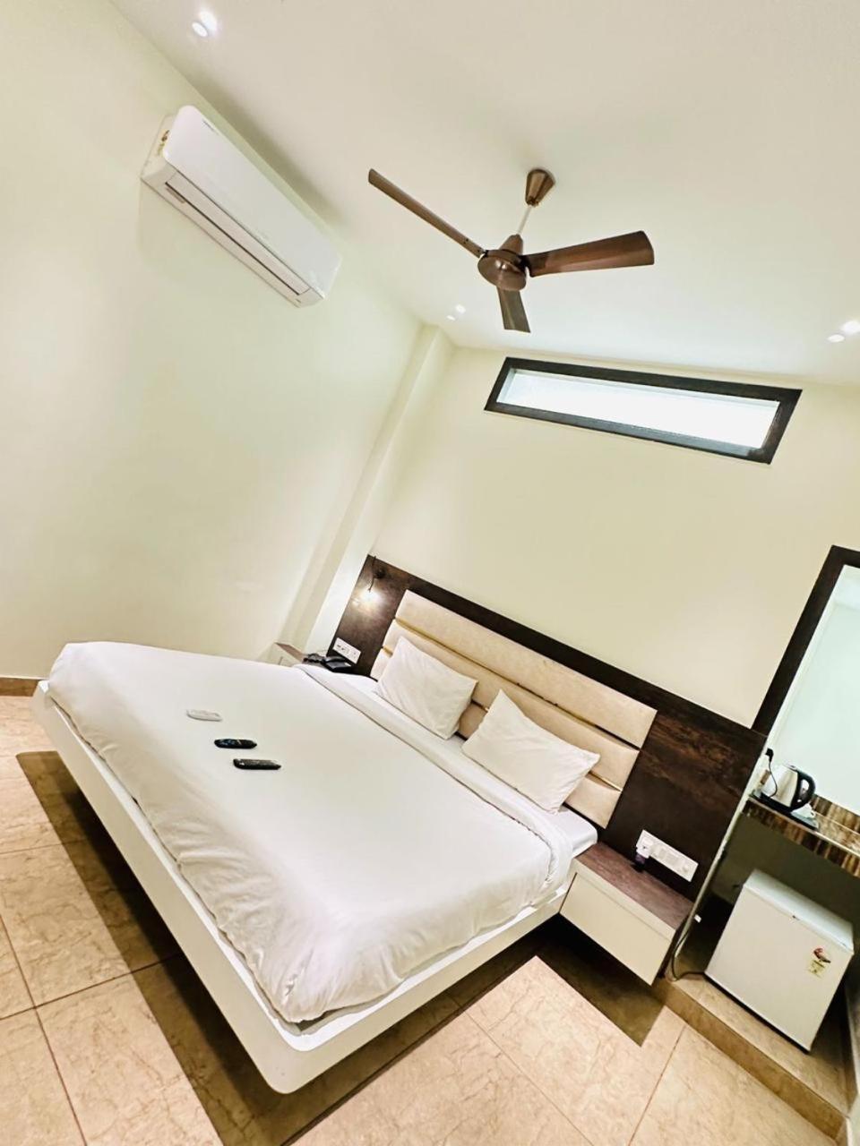 Hotel Lotus Inn Sirsa Dış mekan fotoğraf